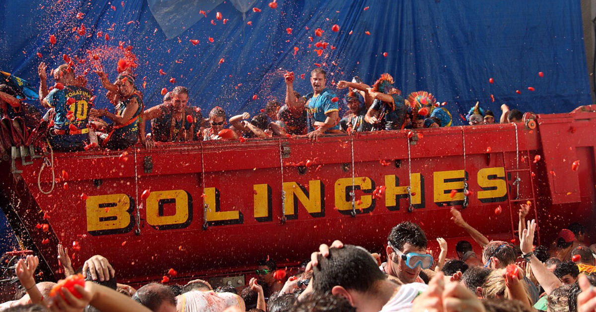Tomatina fesztivál: amikor Buñol paradicsomszószban úszik